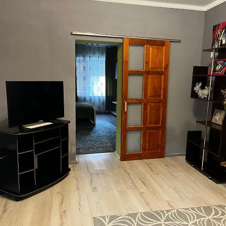 Apartment On Stefanyka 42/5 Береговое Экстерьер фото