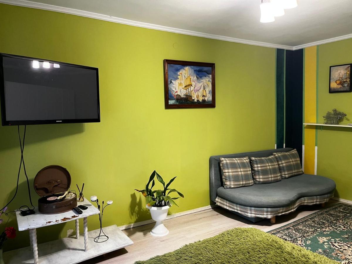 Apartment On Stefanyka 42/5 Береговое Экстерьер фото